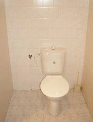 The guest house �afr�n - �esk� Ves u Jesen�ku