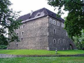 Vlastivdn muzeum a Vodn tvrz - Jesenk